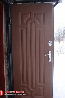 Металлическая теплая дверь в частный дом с МДФ