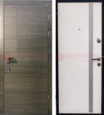 Входная дверь Серая стальная МДФ с белой стеклянной вставкой внутри ДМ-266 в Павловском Посаде
