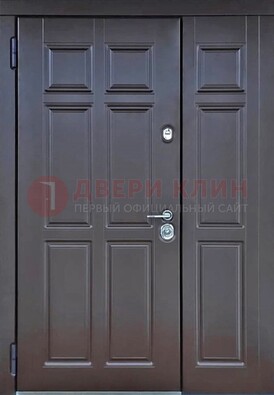 Тёмная двухстворчатая входная дверь для коттеджа с МДФ ДМ-533 в Павловском Посаде