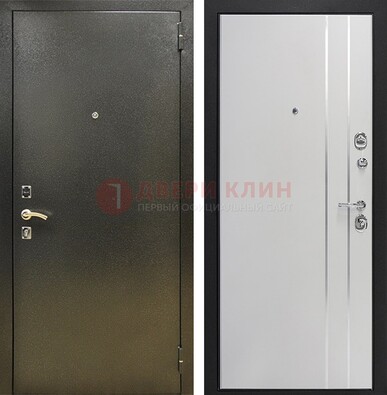 Железная темная дверь с порошковым покрытием и белая МДФ с молдингами  ДП-296 в Павловском Посаде