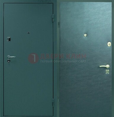 Зеленая стальная дверь с порошковым покрытием ДП-93 в Павловском Посаде