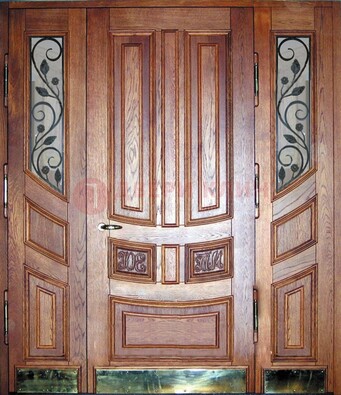 Парадная дверь со стеклом и ковкой ДПР-35 для загородного дома в Павловском Посаде