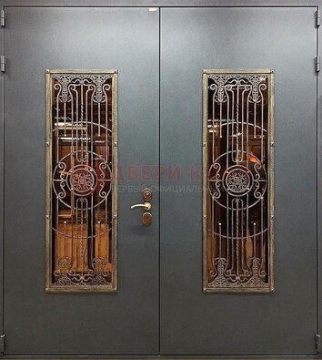 Входная металлическая парадная дверь со стеклом и ковкой ДПР-81 в Павловском Посаде