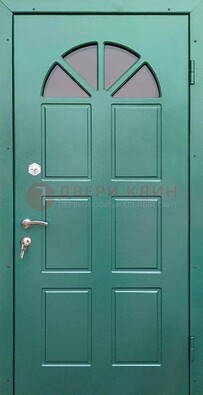 Зеленая стальная дверь со стеклом для дома ДС-28 в Павловском Посаде