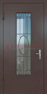 Коричневая наружная железная дверь со стеклом и ковкой ДСК-100 в Химках