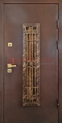 Металлическая дверь с порошковым напылением со стеклом и ковкой ДСК-110 в Павловском Посаде