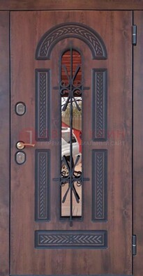 Железная дверь со стеклом и ковкой и узором ДСК-150 в Павловском Посаде