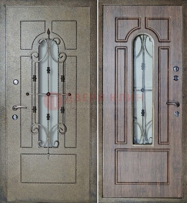 Внешняя стальная дверь со стеклом и ковкой зеленой ДСК-22 в Волоколамске