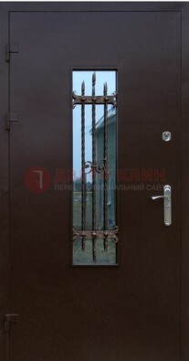 Надежная металлическая дверь со стеклом и ковкой ДСК-47 в Чебоксарах
