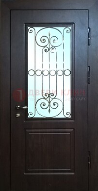 Железная дверь со стеклом и ковкой ДСК-65 для общественных зданий в Павловском Посаде