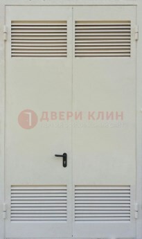 Белая металлическая противопожарная дверь с вентиляционной решеткой ДТ-6 в Чебоксарах