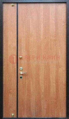 Светлая тамбурная дверь ДТМ-29 в Павловском Посаде