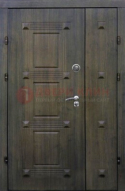 Железная двухстворчатая филенчатая дверь с виноритом ДВТ-143 в Павловском Посаде